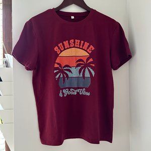 4/$20 Sunshine & Good Vibes T-shirt (Like New)